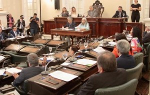 Sin el apoyo de la oposición, el Presupuesto Provincial 2023 obtuvo media sanción