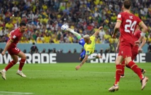 Contundente triunfo de Brasil en su debut en el Mundial
