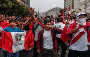 Perú: condenan las muertes de dos jóvenes y adelantan elecciones al 2024