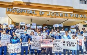 Cardozo trató de "salvajes" a residentes, que continúan con las protestas