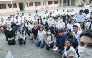 Denuncian persecución contra un profesor que fue cesanteado