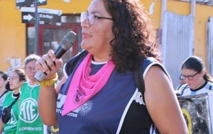 Denuncian persecución a una empleada municipal y referente feminista