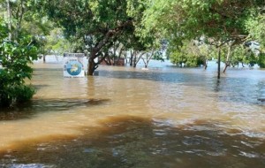 Itaipú abrió sus compuertas y crece el alerta en Corrientes por crecida del Paraná