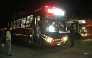 Colectivos: sin servicio nocturno y con frecuencia reducida durante el día