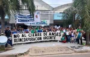 Nueva jornada de protestas en la sede de Anses en Corrientes