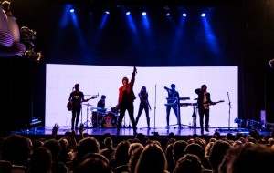 Piano Bar, la mejor banda homenaje a Charly García, llega a Corrientes y Resistencia