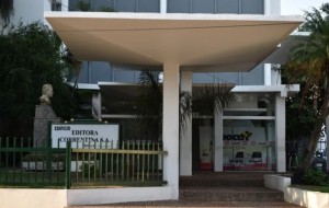 Trabajadores del Diario Época van al paro por reclamos salariales