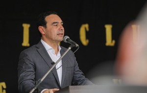 Valdés confirmó que la luz va a seguir aumentando y “va a costar muy caro”