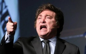 Milei usó 2,4 insultos por día contra opositores y periodistas desde que asumió