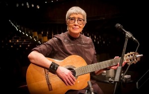 Teresa Parodi vuelve a Corrientes y Resistencia para presentar Retratos de familia