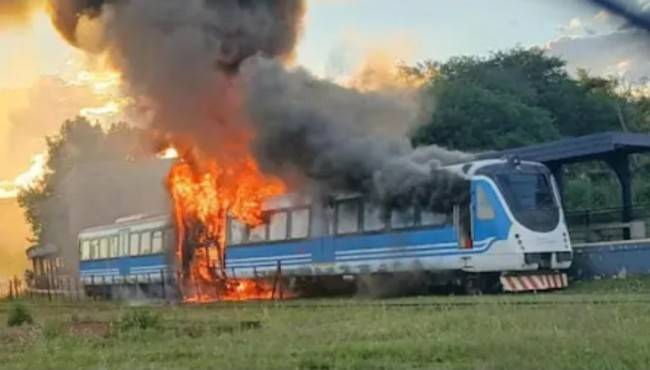 El incendio del tren en Cordoba que expone el abandono del sistema ferroviario