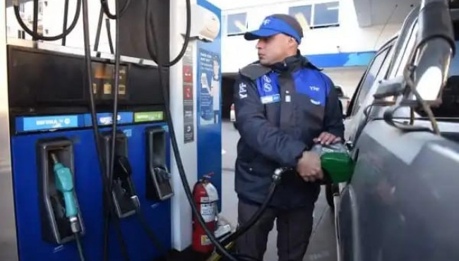 Fuerte aumento de la nafta: la súper ya ronda los 1.900 pesos