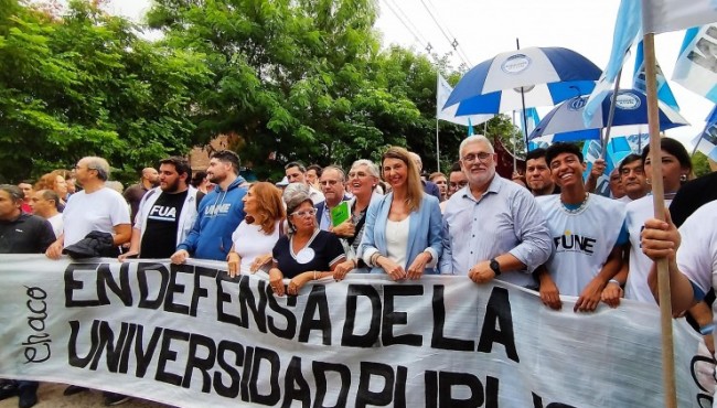 Un docente universitario gana menos de la mitad de lo que ganaba en el 2015