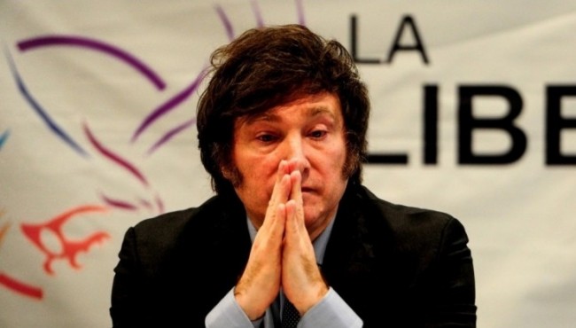 La economía y los escándalos erosionan la imagen de Milei