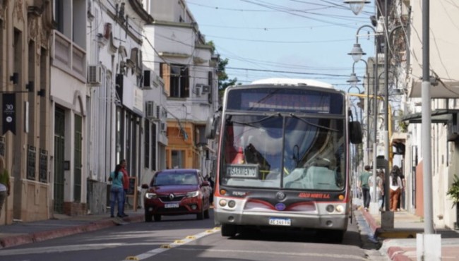 Suspensiones: Corrientes licita colectivos en medio de un sistema en conflicto