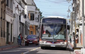 Despidos: Corrientes licita colectivos en medio de un sistema en conflicto