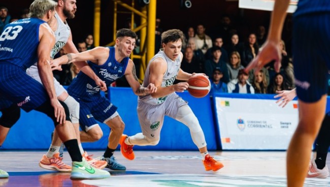A Regatas se le escapó sobre el final, y quedó eliminado